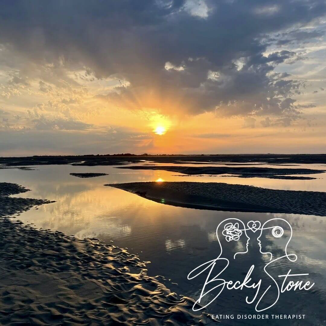 Healing Journey Sunset – Calm Start to Recovery Sunset over the ocean symbolising calm, hope and recovery at Counsellor Who Cares therapy in Canterbury