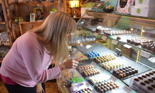 Why Do I Binge Eat On My Period? Hormones, ADHD & Food Noise