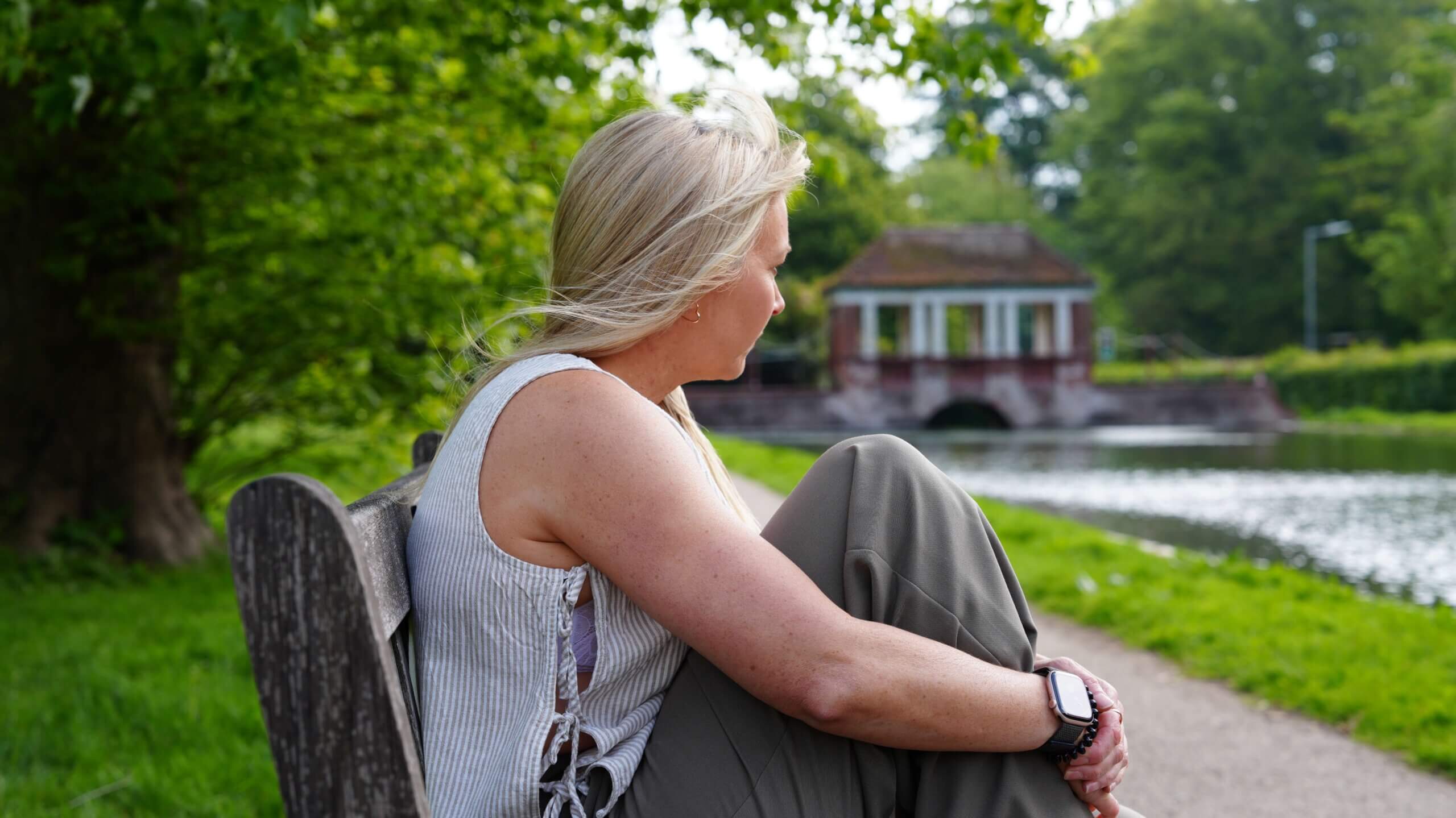 Becky Stone writing a mental health blog about emotional withdrawal, connection, attachment patterns, and why people pull away when they are struggling.